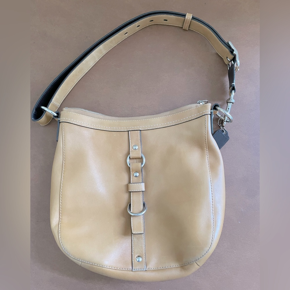 Coach Leather zipper top shoulder crossbody bag in camel tan & silvertone hardwa